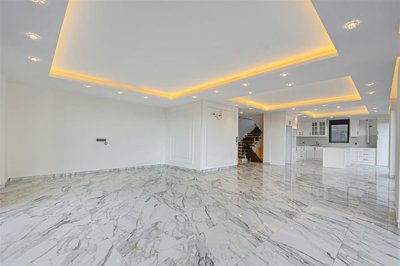 Interior 3