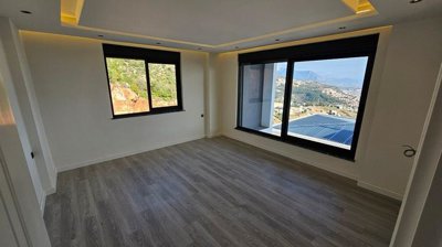 Interior 7