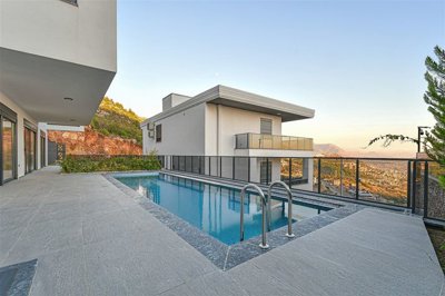 Exterior 3