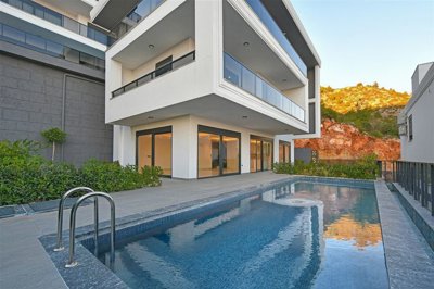 Exterior 4