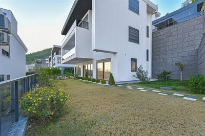 Exterior 5