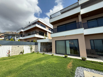 Exterior 4