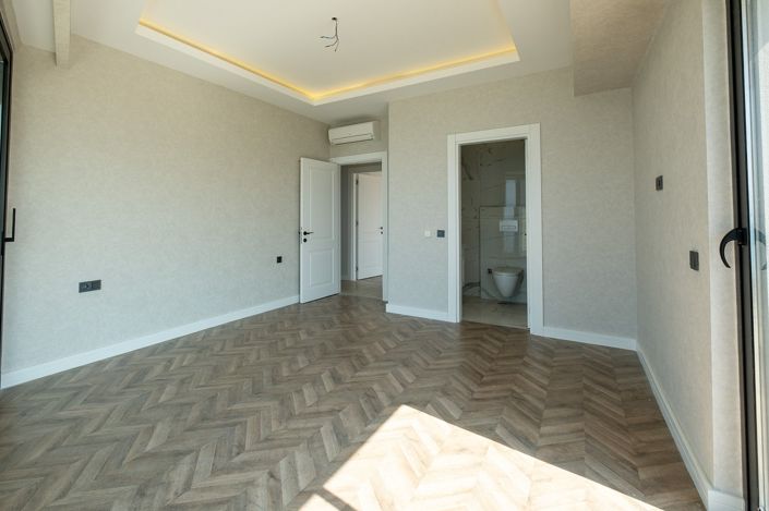 Image No.30-2 Bed Apartment for sale