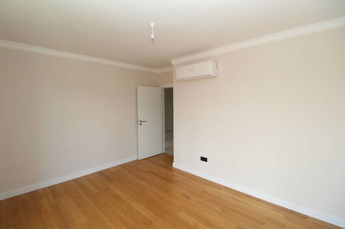 Image No.24-3 Bed Apartment for sale