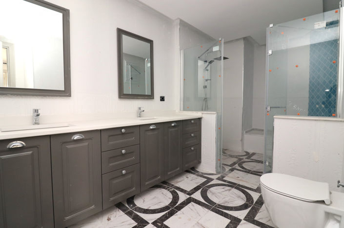 Image No.28-5 Bed Apartment for sale