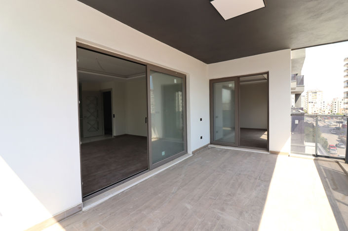 Image No.32-5 Bed Apartment for sale