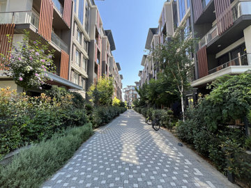 Exterior 3