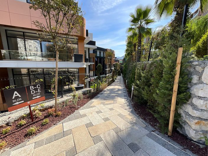 Image No.22-4 Bed Apartment for sale