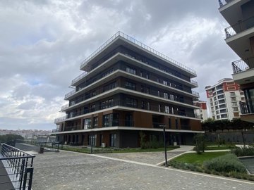 Exterior 4