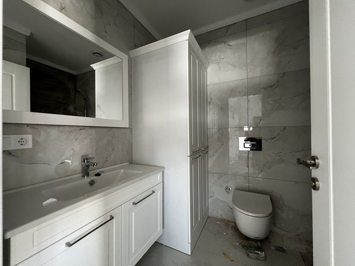 Image No.40-5 Bed Apartment for sale