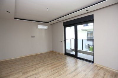 Interior 5