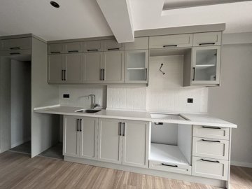 Interior 5