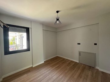 Interior 6