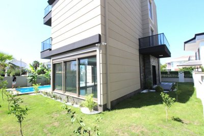Exterior 4
