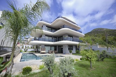 Exterior 2