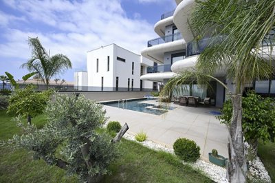 Exterior 5