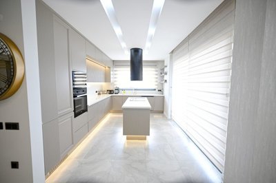 Interior 4
