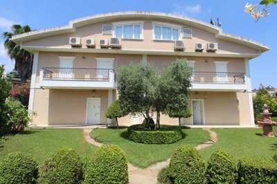 Exterior 4