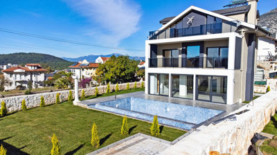 Exterior 3