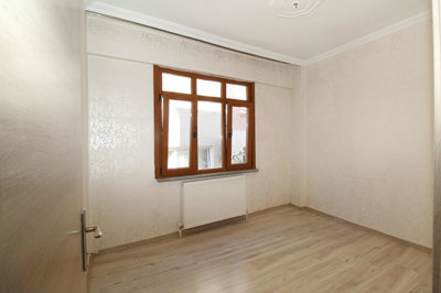 Interior 6