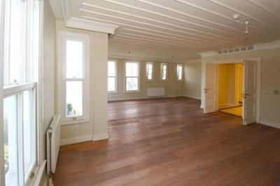 Interior 5