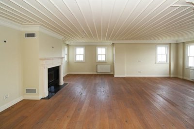 Interior 6