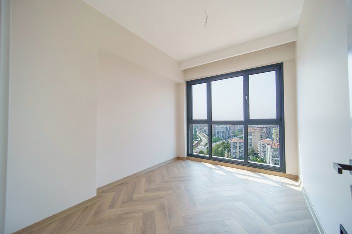 Image No.20-4 Bed Apartment for sale