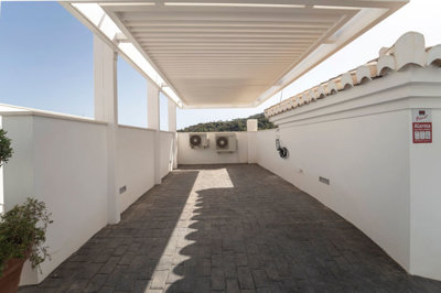 Exterior 12