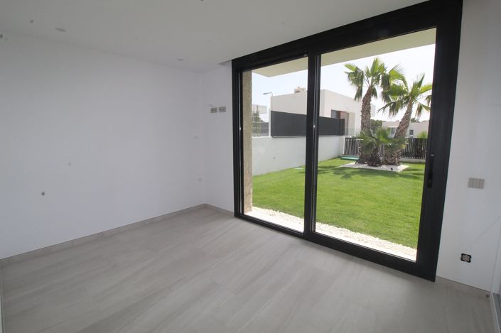 Image No.13-3 Bed House/Villa for sale