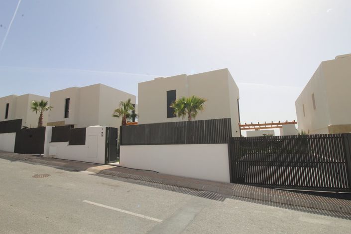 Image No.8-3 Bed House/Villa for sale