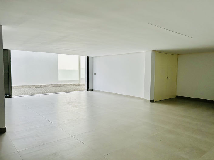 Image No.104-4 Bed House/Villa for sale