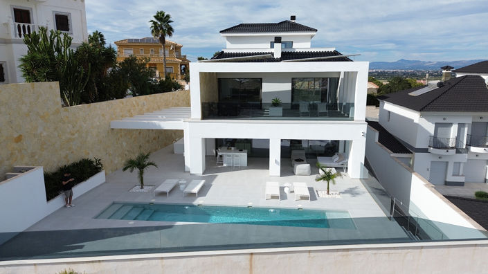 Image No.12-4 Bed House/Villa for sale