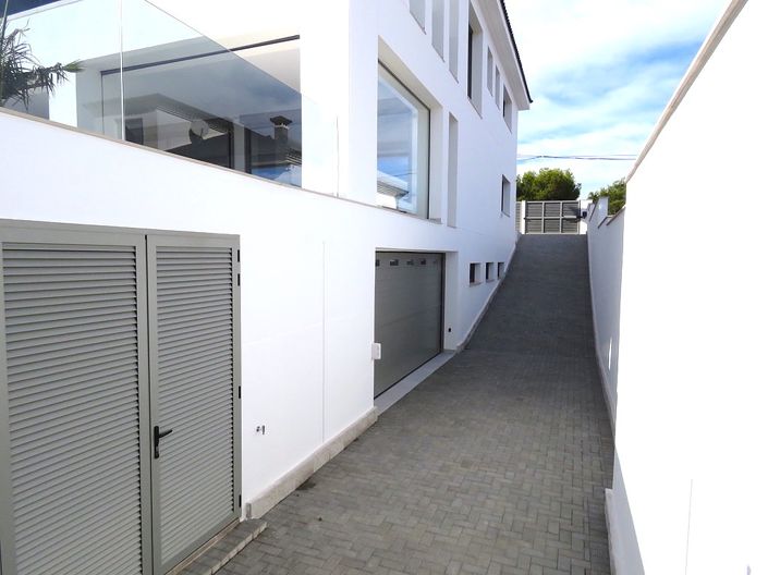 Image No.42-4 Bed House/Villa for sale