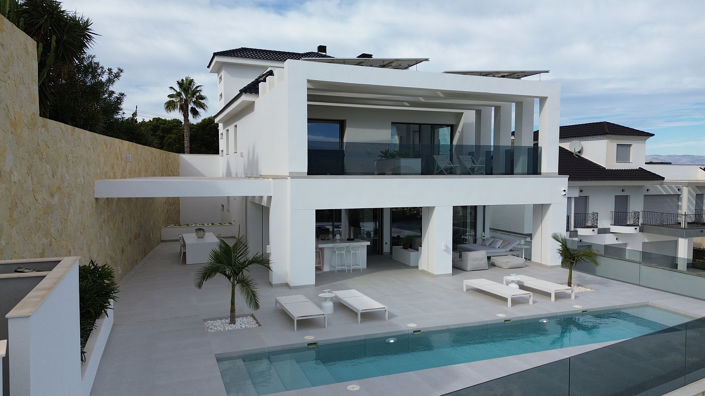 Image No.5-4 Bed House/Villa for sale