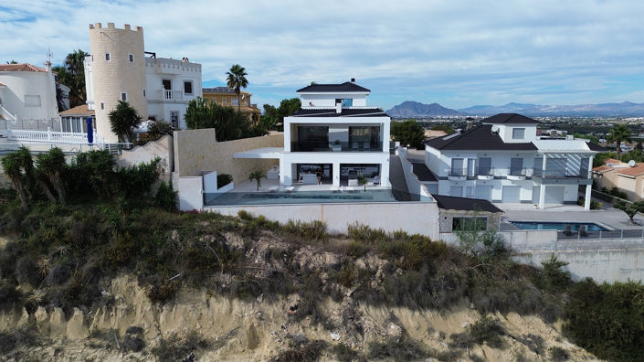 Image No.7-4 Bed House/Villa for sale