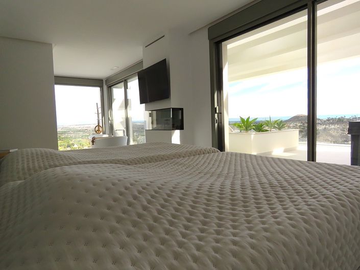 Image No.72-4 Bed House/Villa for sale