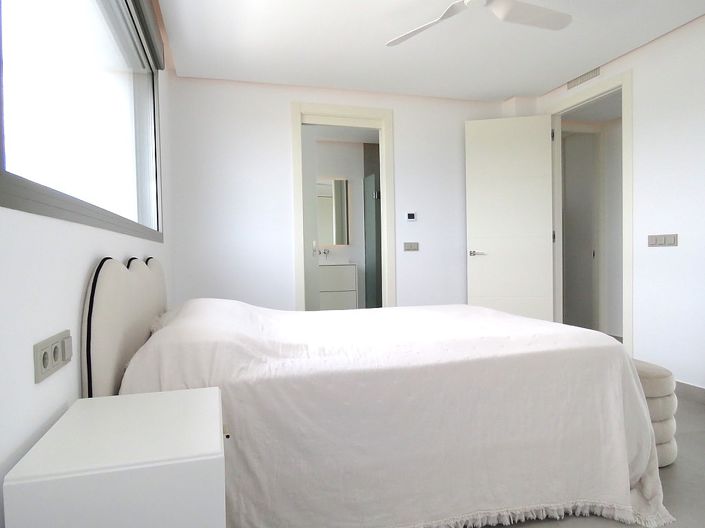 Image No.84-4 Bed House/Villa for sale