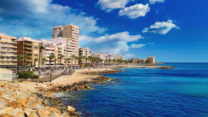 Image No.3-Maison / Villa de 6 chambres à vendre à Torrevieja