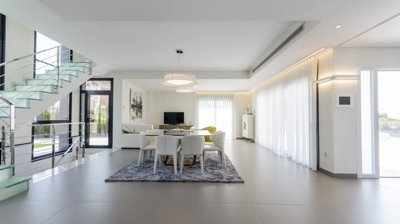 Interior 6