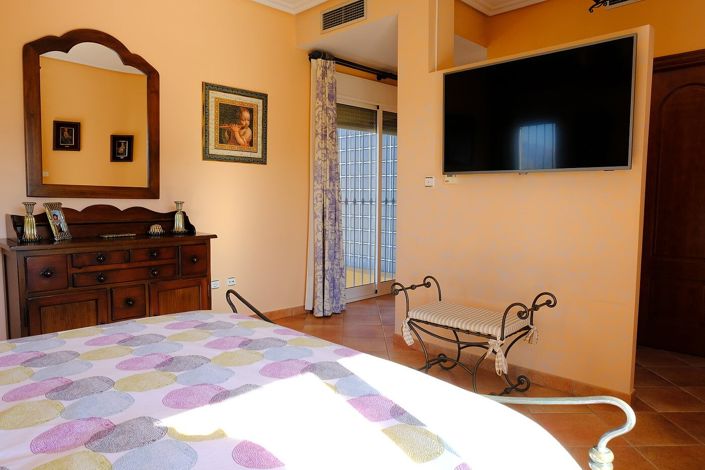 Image No.118-5 Bed House/Villa for sale