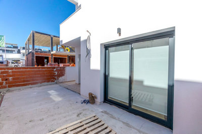 Exterior 5
