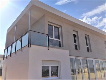 Exterior 3