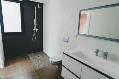 Interior 6