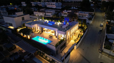 Exterior 14