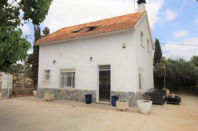 Exterior 1