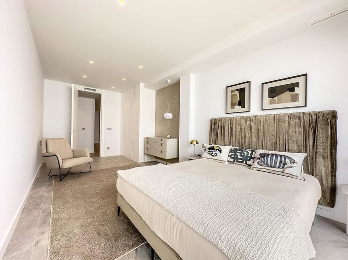 Image No.18-4 Bed House/Villa for sale