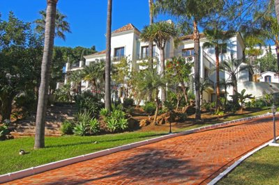 Exterior 8