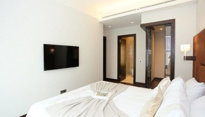 Interior 9