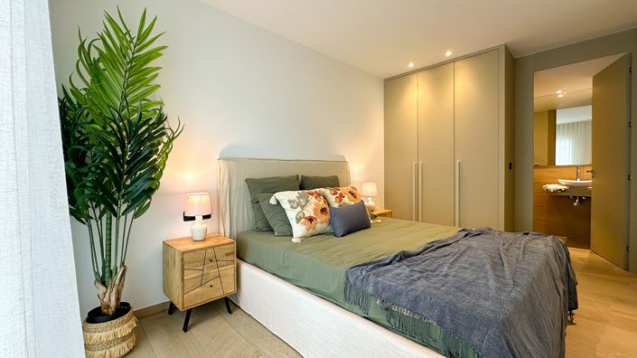 Image No.12-2 Bed Apartment for sale