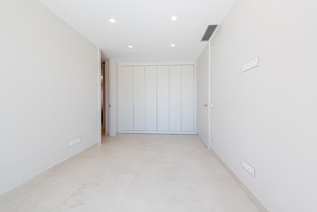 Image No.15-4 Bed Apartment for sale